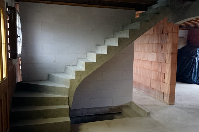 Création d'un escalier en béton dans l'oise